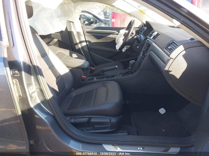 2018 VOLKSWAGEN PASSAT 2.0T S/R-LINE - 1VWAA7A32JC013655