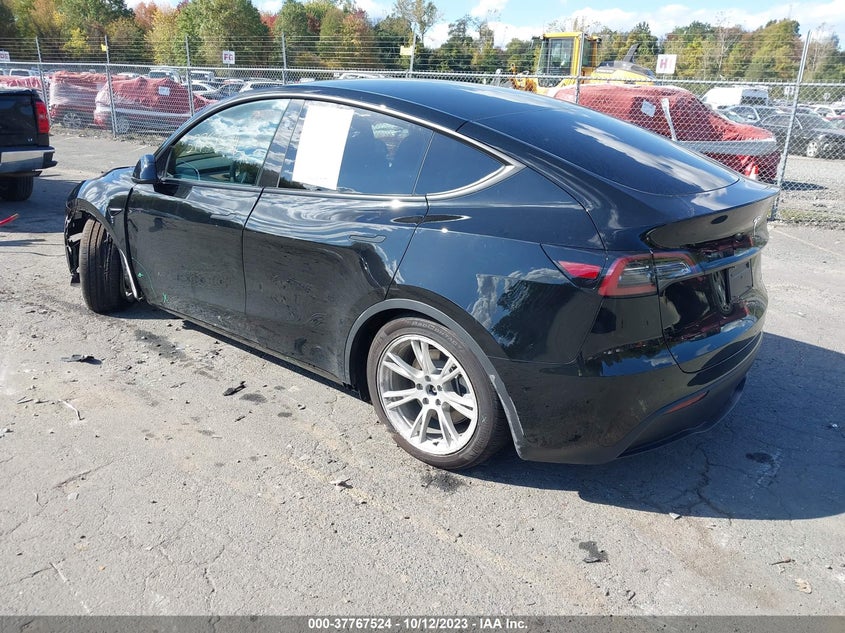 VIN 7SAYGAEE2PF832060 2023 TESLA MODEL Y LONG RANGE