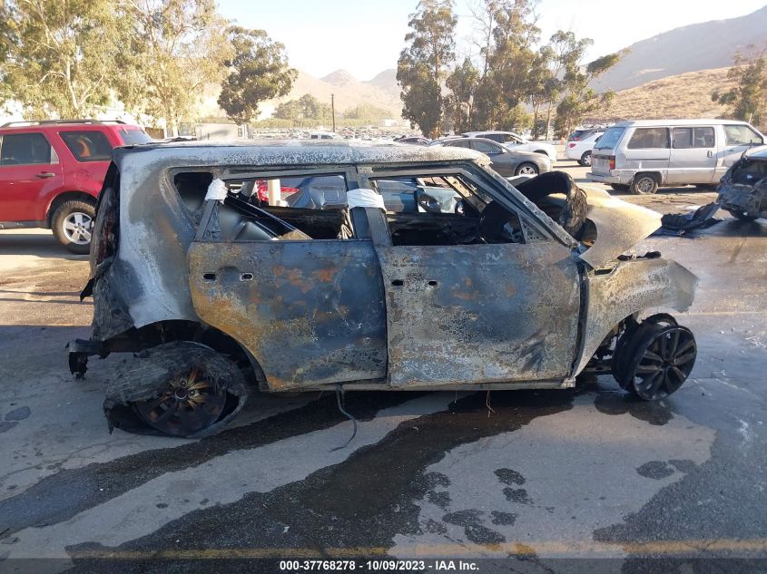 2018 KIA SOUL + - KNDJP3A56J7552011