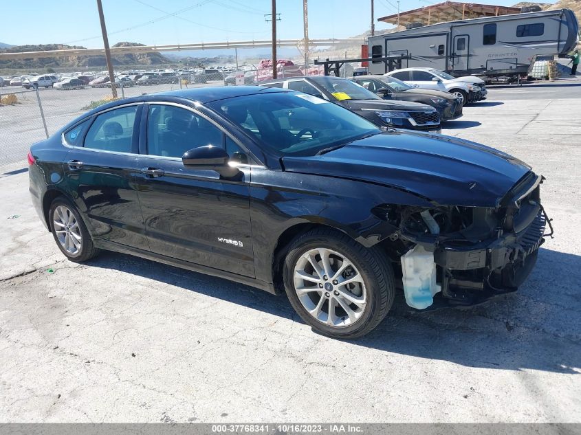 3FA6P0LU5KR199933 Ford Fusion Hybrid SE