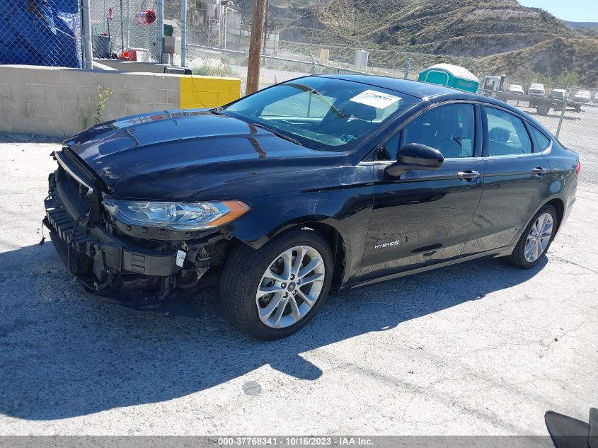 3FA6P0LU5KR199933 Ford Fusion Hybrid SE 2