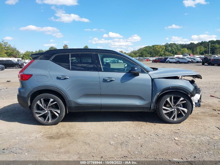 2021 VOLVO XC40 R-DESIGN YV4162UM7M2445726