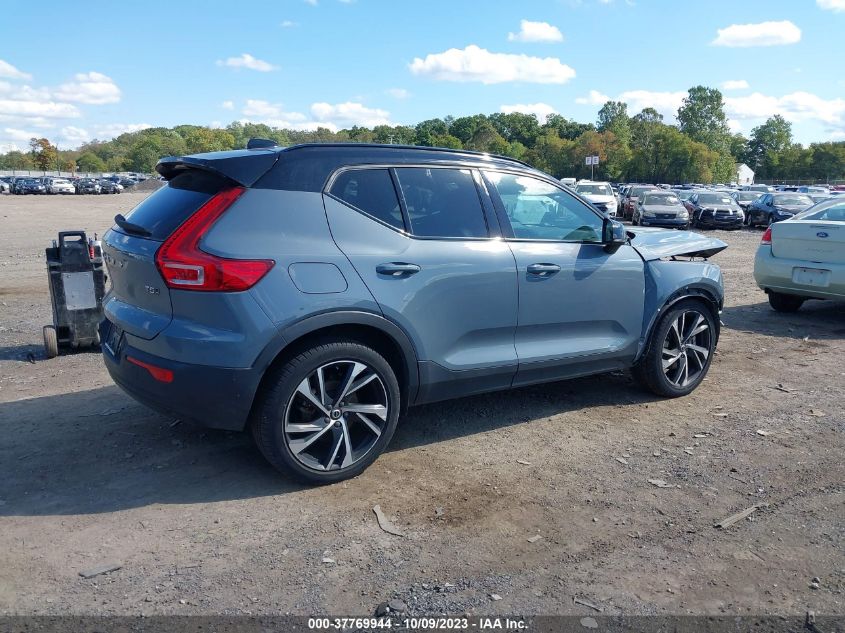 2021 VOLVO XC40 R-DESIGN YV4162UM7M2445726