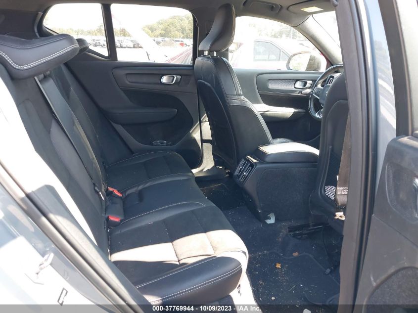 2021 VOLVO XC40 R-DESIGN YV4162UM7M2445726