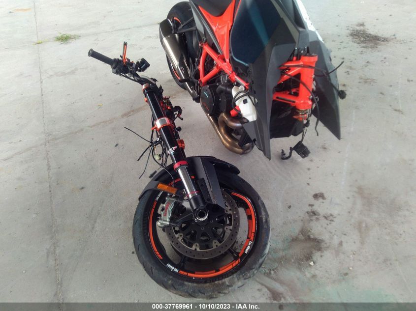 2021 KTM 1290 SUPER DUKE R VBKV3940XMM934370