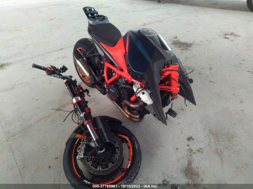 2021 KTM 1290 SUPER DUKE R - VBKV3940XMM934370