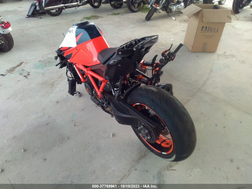 2021 KTM 1290 SUPER DUKE R VBKV3940XMM934370