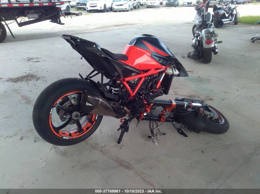 2021 KTM 1290 SUPER DUKE R VBKV3940XMM934370