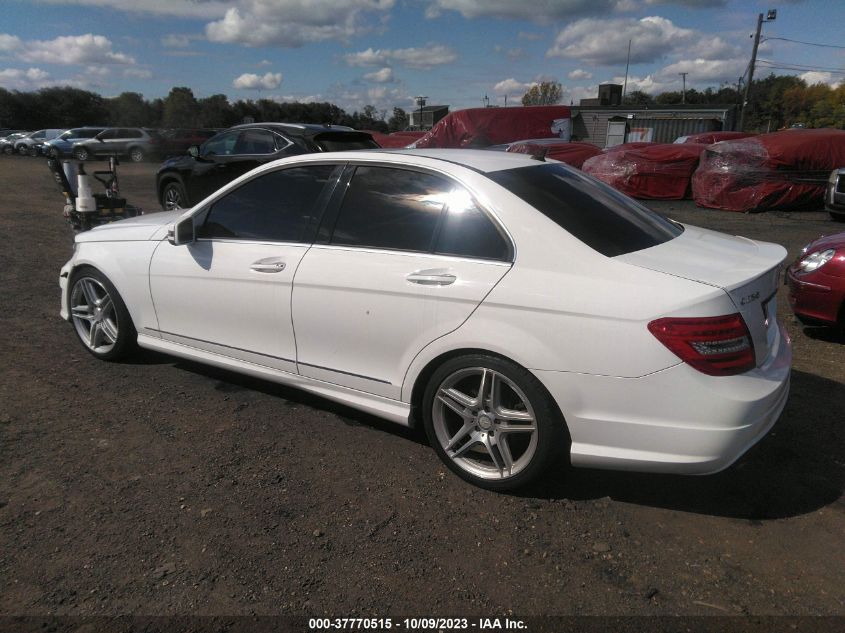2013 MERCEDES-BENZ C 250 SPORT/LUXURY WDDGF4HB7DG011526
