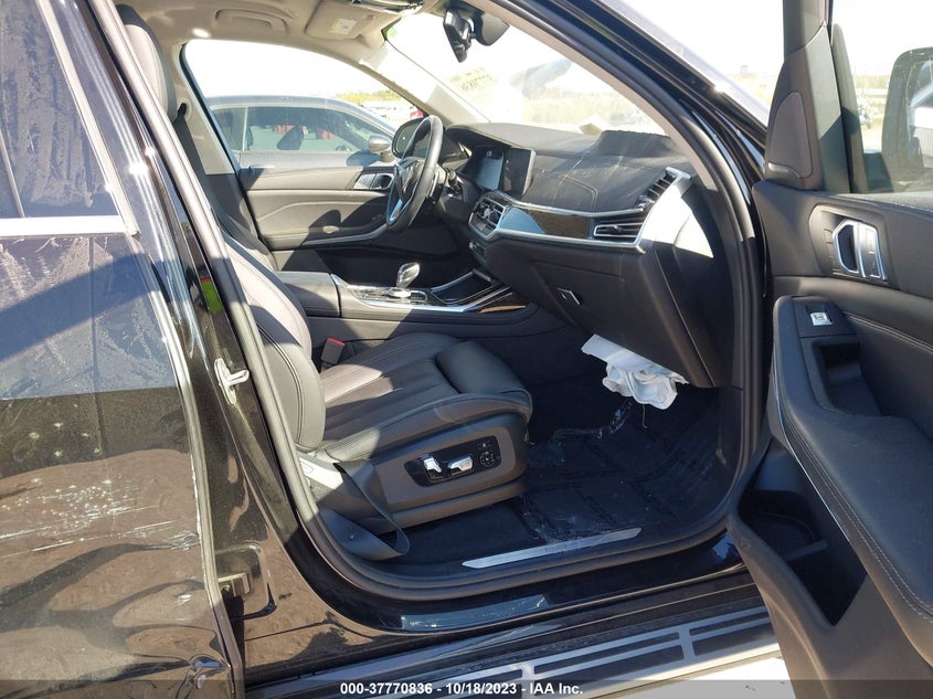 VIN 5UXCX4C59KLS38887 2019 BMW X7 XDRIVE50I