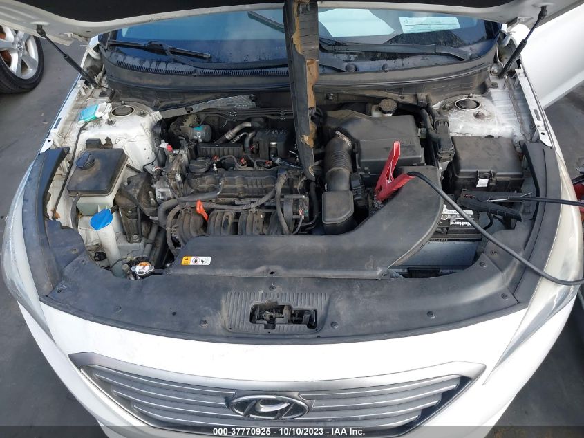 2015 HYUNDAI SONATA 2.4L SE - 5NPE24AF8FH001824