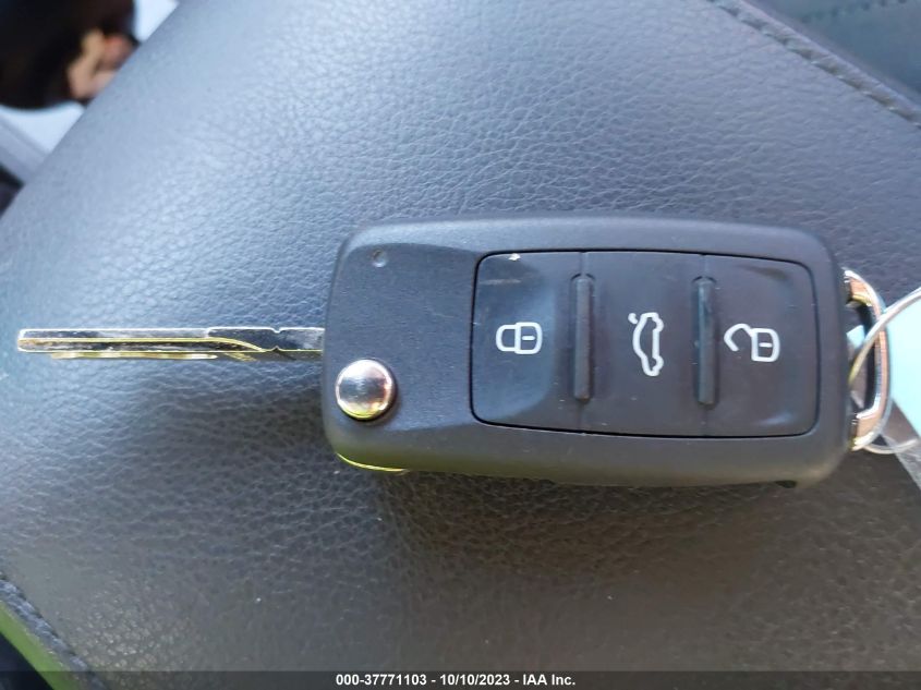 2015 VOLKSWAGEN JETTA 1.8T SE - 3VWD17AJ8FM239975