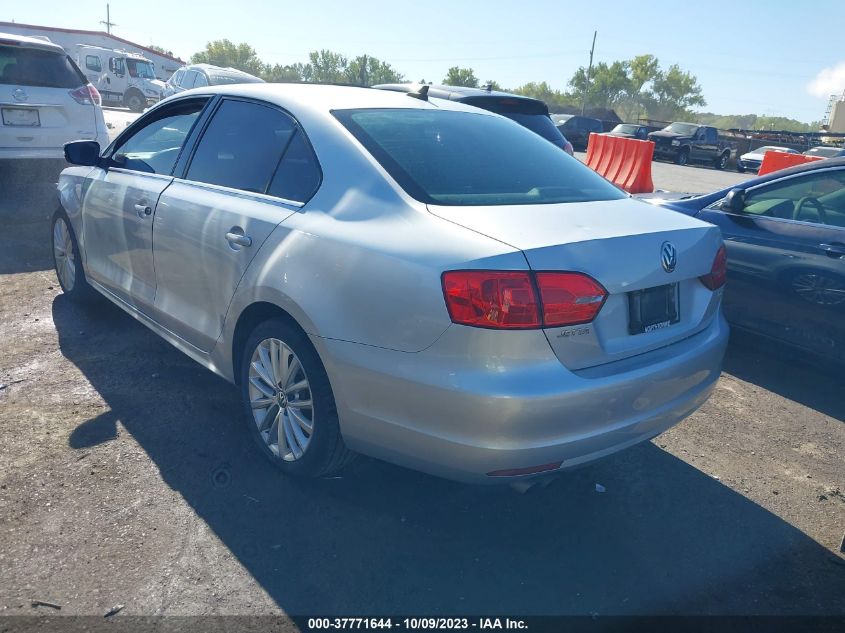 2013 VOLKSWAGEN JETTA SEDAN TDI W/PREMIUM/NAV - 3VWLL7AJ9DM357231