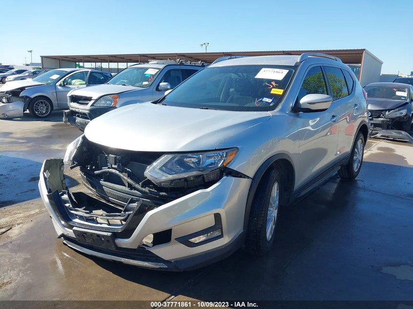 VIN KNMAT2MT8JP607963 2018 NISSAN ROGUE SV