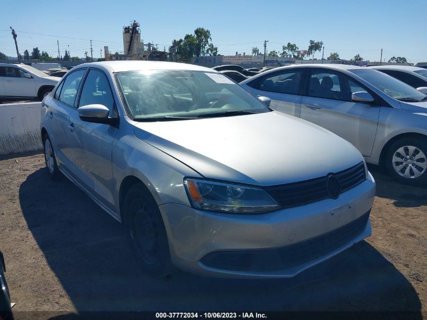 2014 VOLKSWAGEN JETTA SEDAN SE - 3VWD17AJ3EM396750