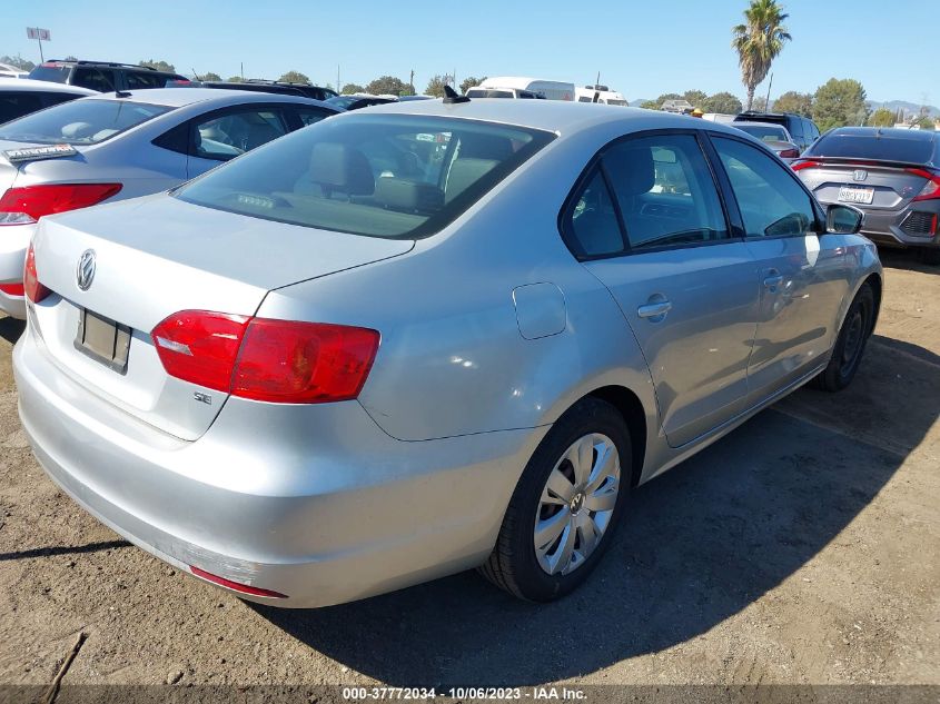 2014 VOLKSWAGEN JETTA SEDAN SE - 3VWD17AJ3EM396750