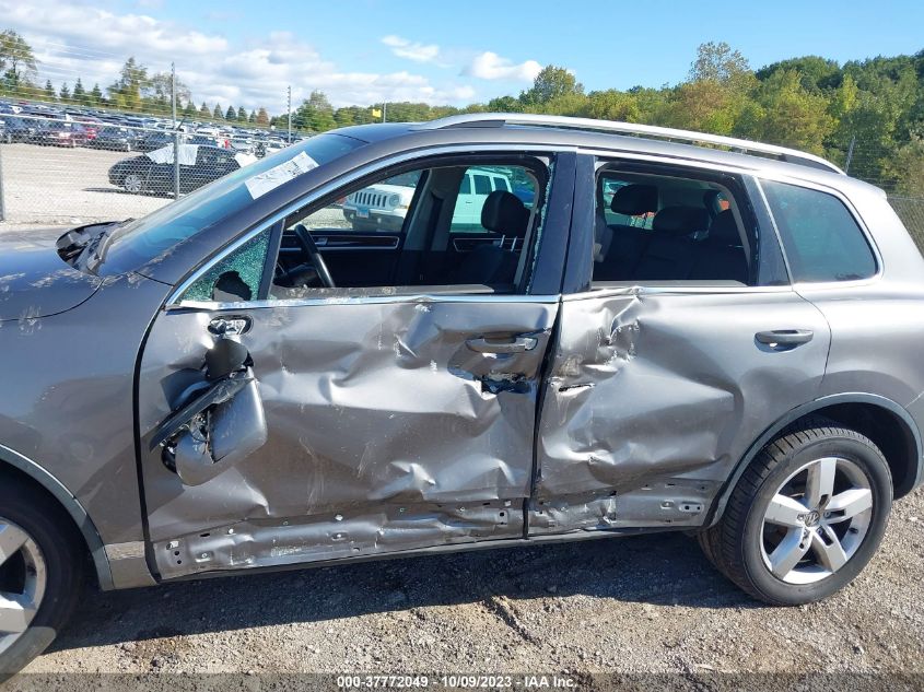 2013 VOLKSWAGEN TOUAREG V6 TDI - WVGEP9BP6DD003379
