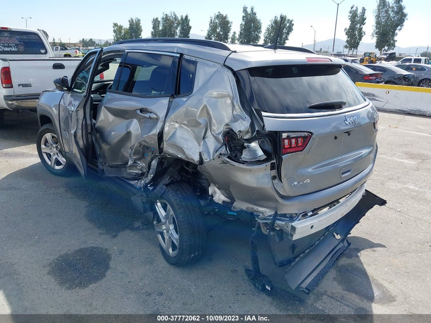 VIN 3C4NJDBN3PT540975 2023 JEEP COMPASS LATITUDE