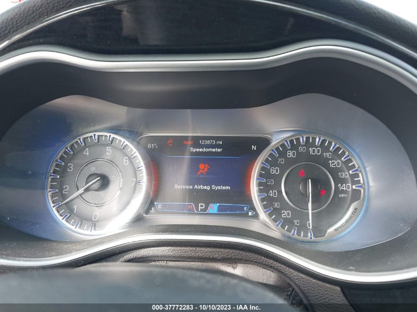 2015 CHRYSLER 200 C - 1C3CCCCB0FN557817