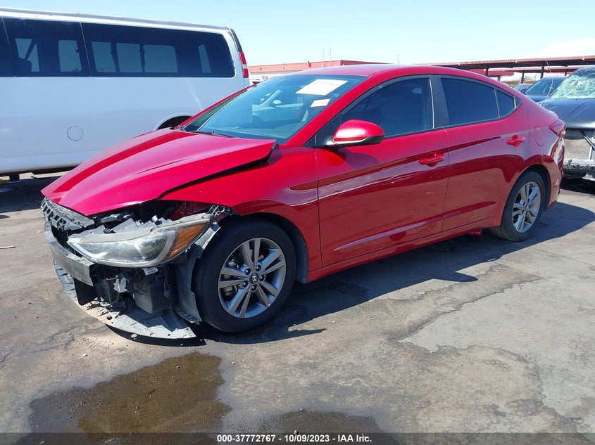 VIN 5NPD84LF4JH233272 2018 HYUNDAI ELANTRA SEL