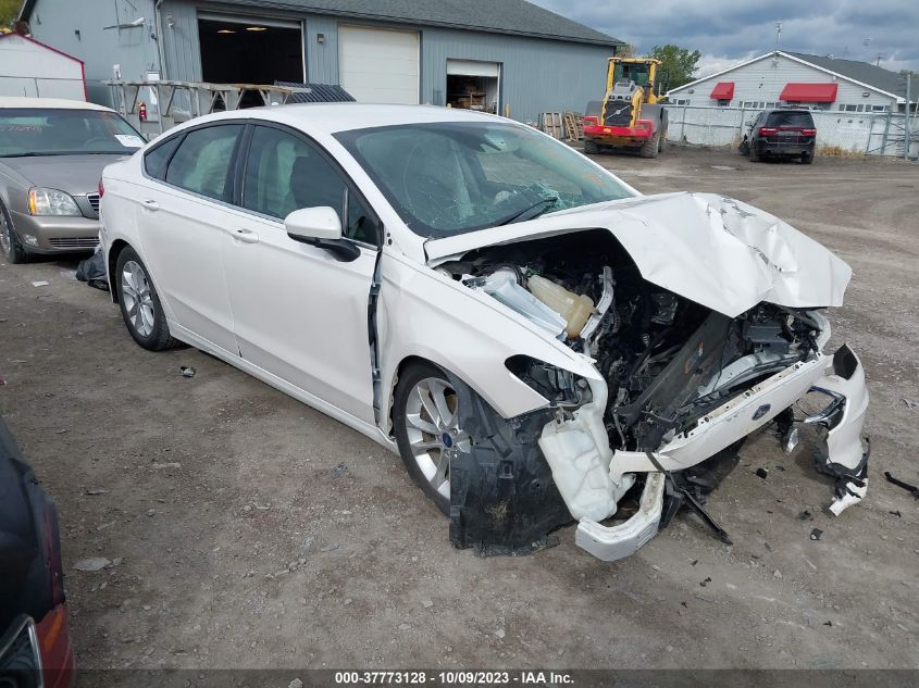 3FA6P0HD7LR143132 Ford Fusion SE