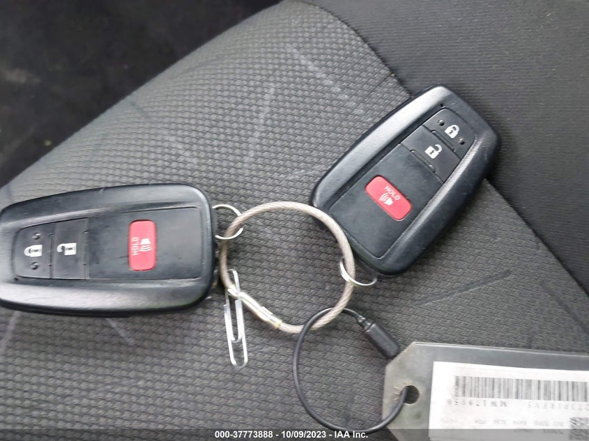 VIN 2T3P1RFV5MW179950 2021 TOYOTA RAV4 XLE