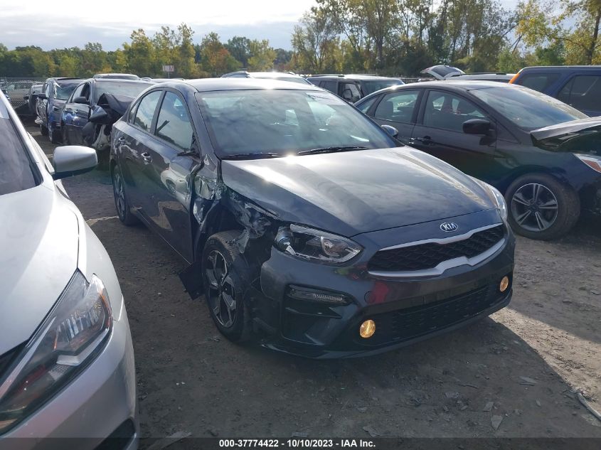 3KPF24AD3ME262590 Kia Forte LXS