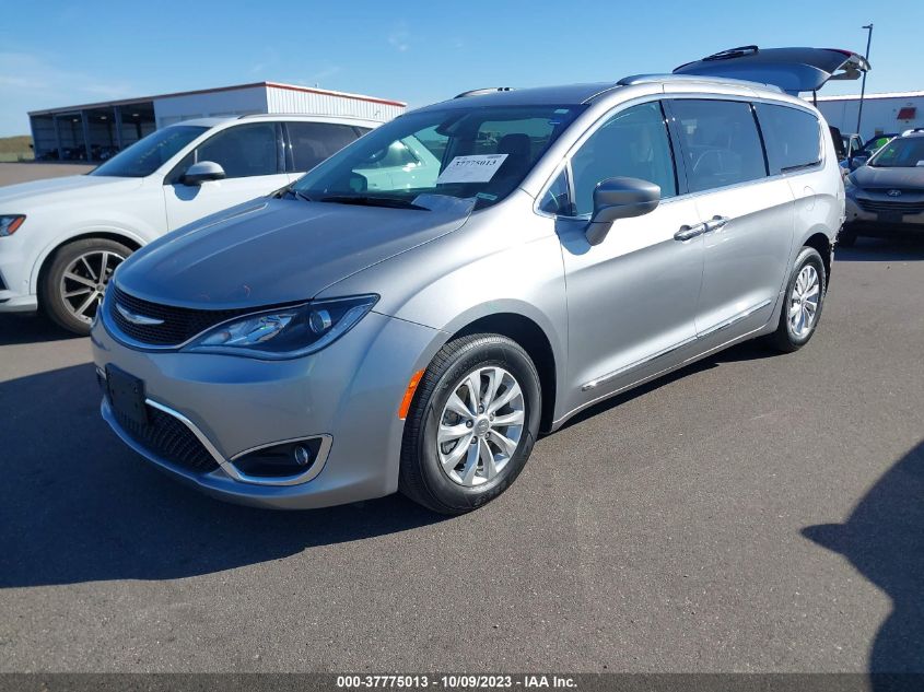 VIN 2C4RC1BG7JR246355 2018 CHRYSLER PACIFICA TOURING L