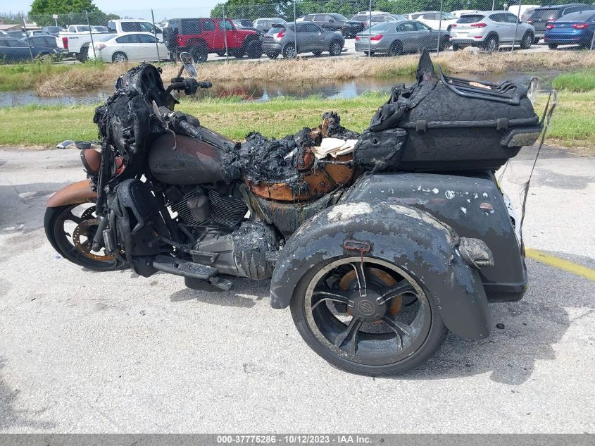2020 HARLEY-DAVIDSON FLHTCUTGSE 1HD1TBH19LB956721