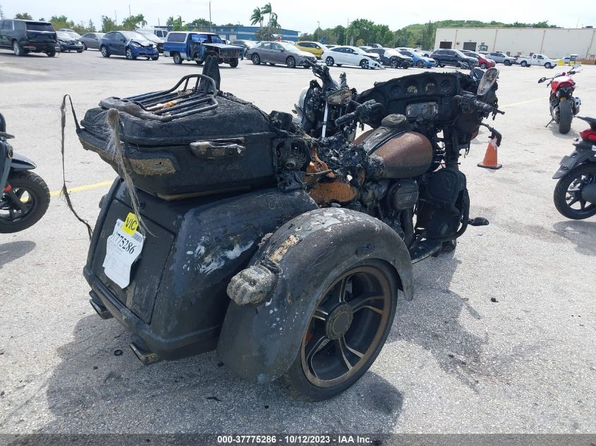 2020 HARLEY-DAVIDSON FLHTCUTGSE 1HD1TBH19LB956721