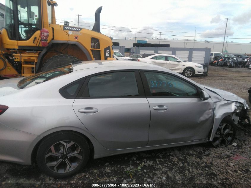 3KPF24AD1KE049375 Kia Forte LXS 13