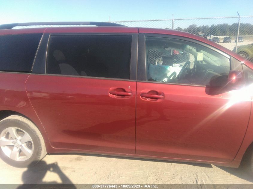 VIN 5TDKZ3DC5HS800869 2017 TOYOTA SIENNA LE
