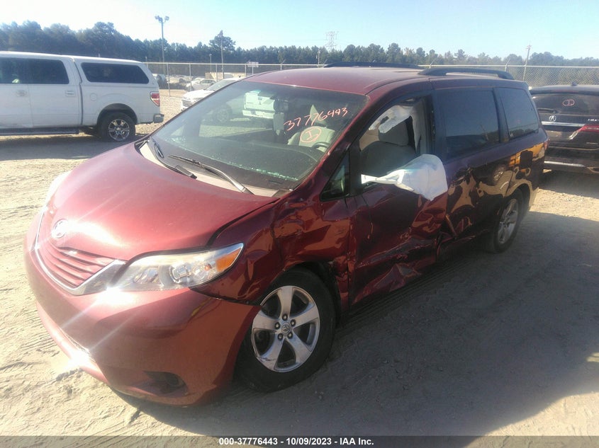 VIN 5TDKZ3DC5HS800869 2017 TOYOTA SIENNA LE