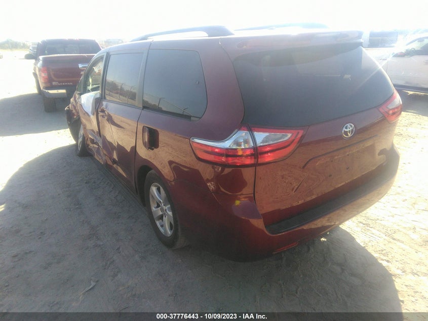 VIN 5TDKZ3DC5HS800869 2017 TOYOTA SIENNA LE