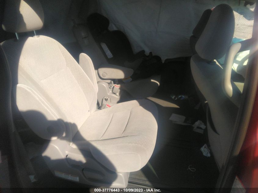VIN 5TDKZ3DC5HS800869 2017 TOYOTA SIENNA LE