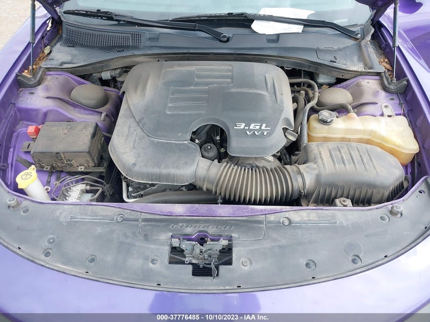 VIN 2C3CDXHGXKH546738 2019 DODGE CHARGER GT