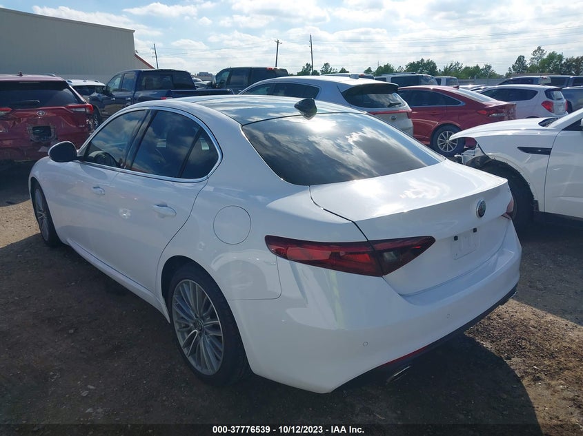 VIN ZARFAECN0J7572180 2018 ALFA ROMEO GIULIA TI