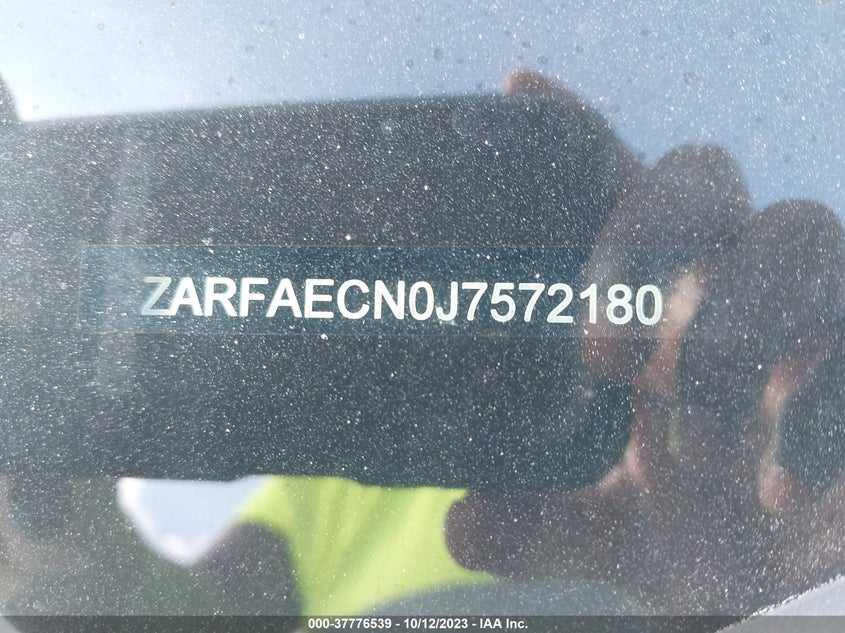 VIN ZARFAECN0J7572180 2018 ALFA ROMEO GIULIA TI