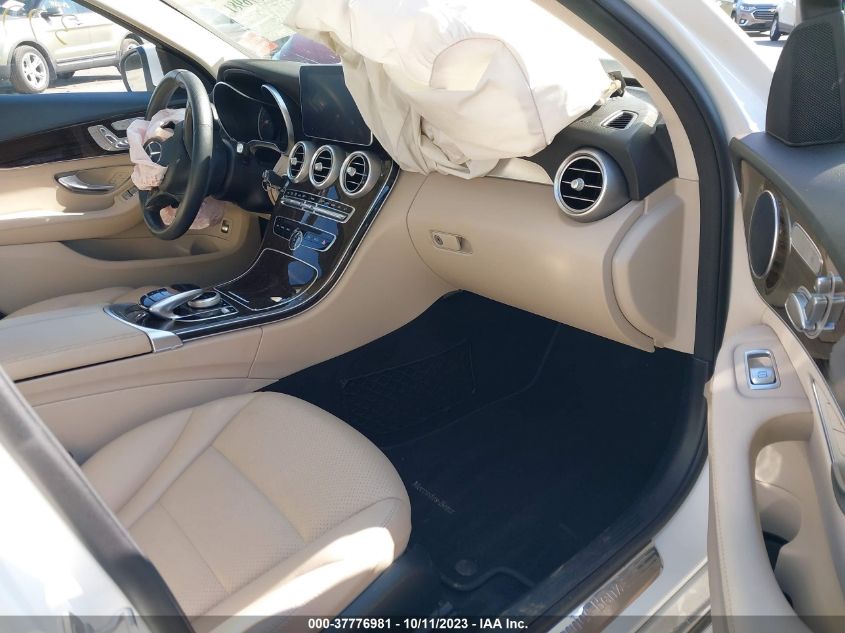 2016 MERCEDES-BENZ C-CLASS C 300 - 55SWF4JB0GU119130