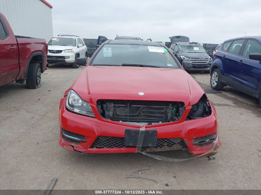 2013 MERCEDES-BENZ C 250 WDDGJ4HB9DG053064