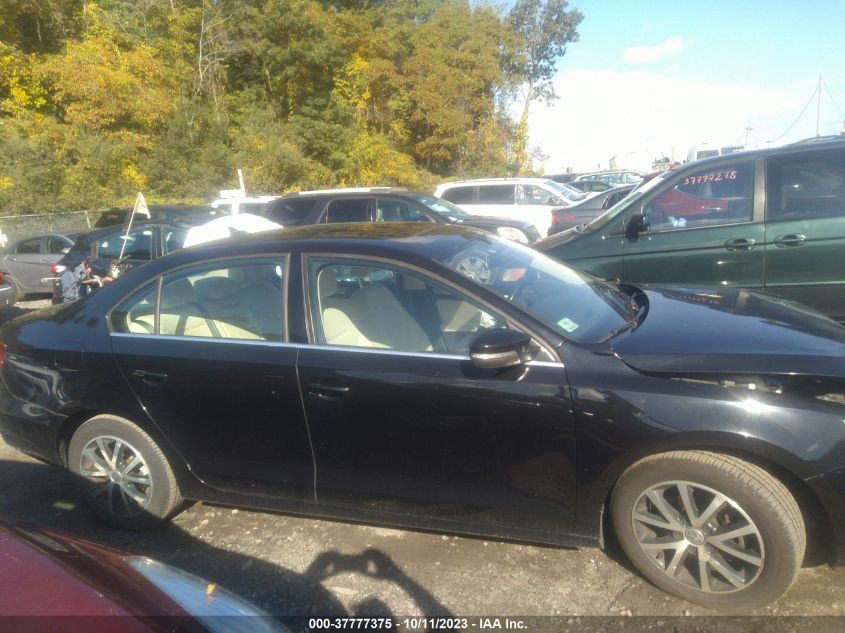 2017 VOLKSWAGEN JETTA 1.4T SE - 3VWDB7AJ6HM299009