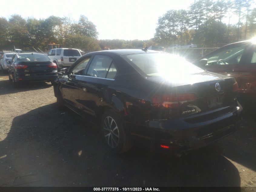 2017 VOLKSWAGEN JETTA 1.4T SE - 3VWDB7AJ6HM299009