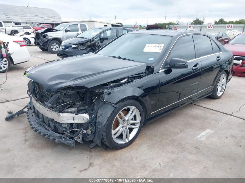 2013 MERCEDES-BENZ C 250 SPORT/LUXURY WDDGF4HB5DA756391