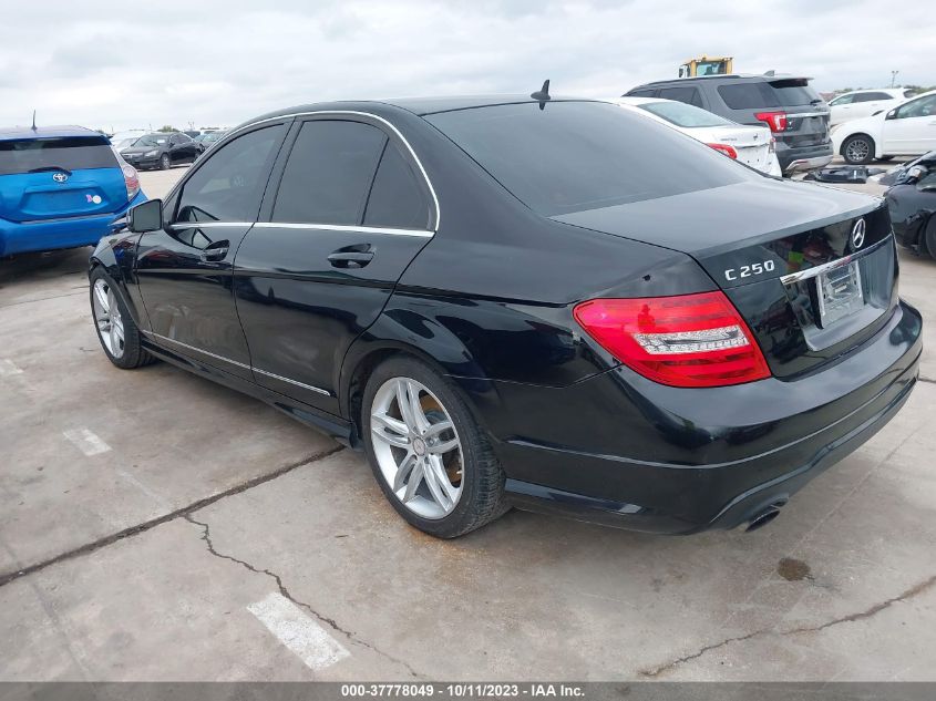 2013 MERCEDES-BENZ C 250 SPORT/LUXURY WDDGF4HB5DA756391