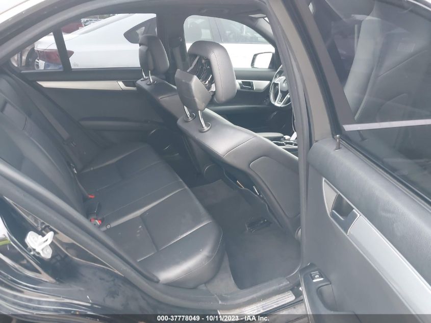 2013 MERCEDES-BENZ C 250 SPORT/LUXURY WDDGF4HB5DA756391