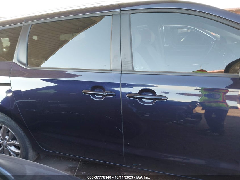 VIN KNDMB5C10L6631670 2020 KIA SEDONA EX