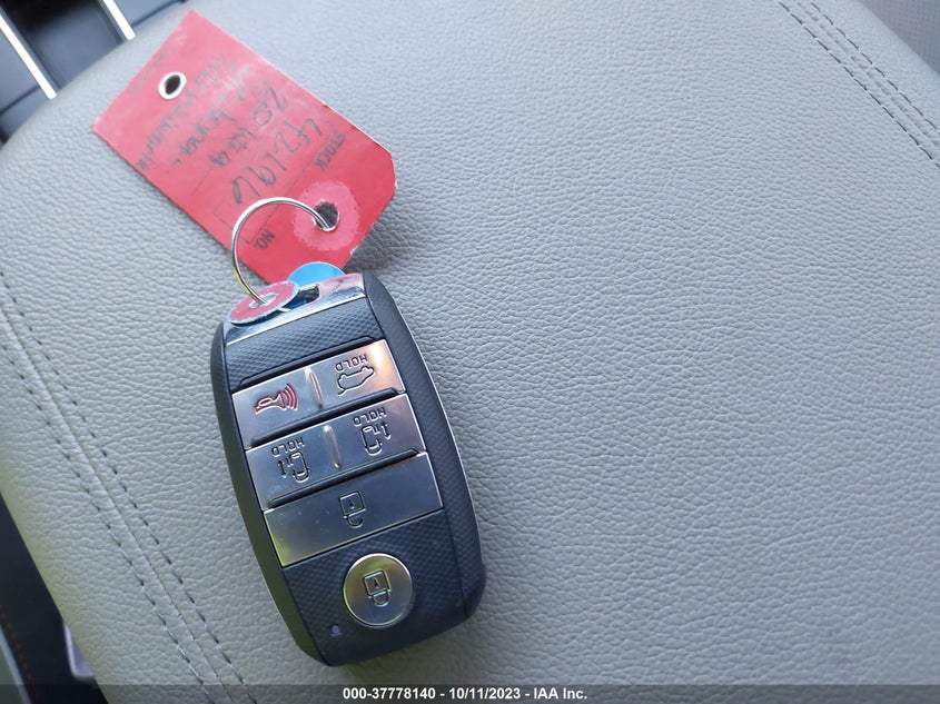 VIN KNDMB5C10L6631670 2020 KIA SEDONA EX
