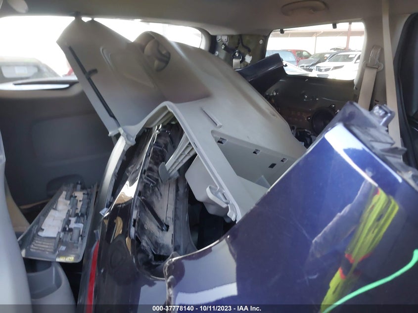 VIN KNDMB5C10L6631670 2020 KIA SEDONA EX