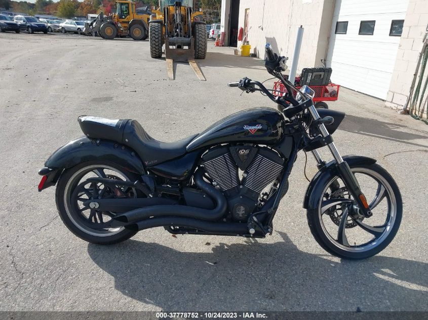 2013 VICTORY MOTORCYCLES VEGAS 8-BALL - 5VPGA36NXD3023310