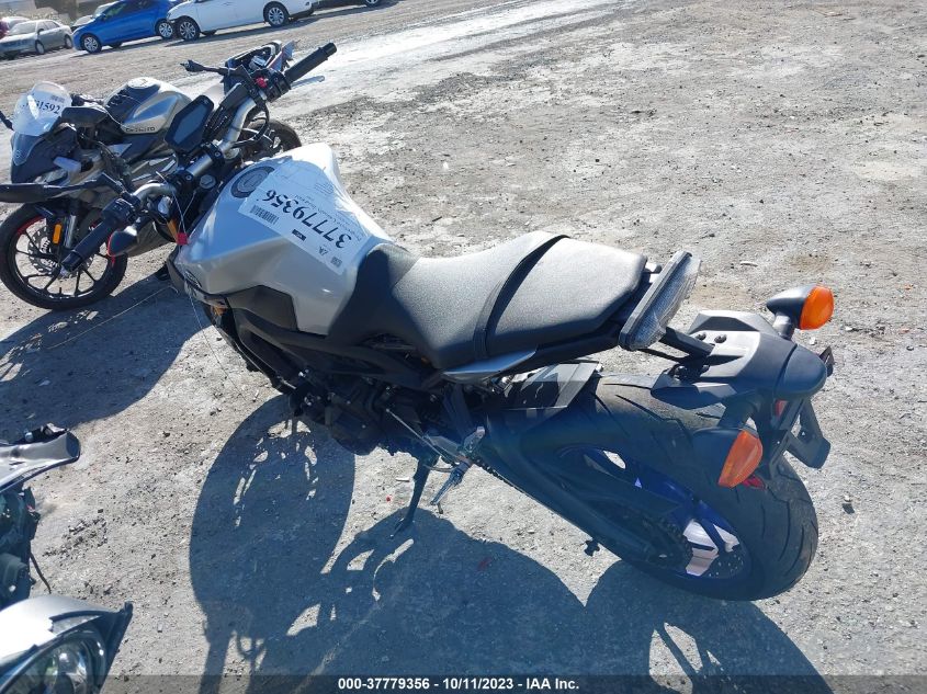 2015 YAMAHA FZ09 C JYARN33Y0FA001868